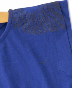 Ensemble Robe Bleu et Bandeau pour Fille - Look 2-en-1 Élégant -Terredemarins prod 10433 robe accessoire fond bleu imprime blanc reine 666x812 fc7ea0111e0b