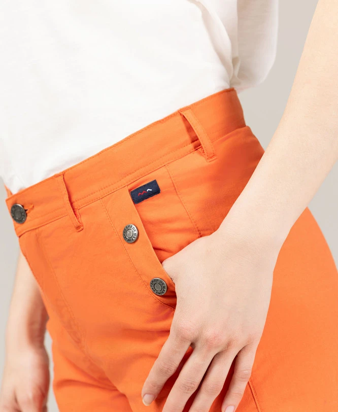 Short en Toile Orange pour Femme avec Taille Réglable 4 Short en Toile Orange pour Femme avec Taille Réglable – Image 2