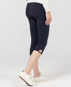 Legging 7/8 Marine pour Femme - Confort Élastiqué et Style Décontracté -Terredemarins prod 10523 calecon legging court marine calpa 666x812 fc7ea0111e0b