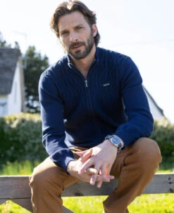 Gilet en Tricot Reliefé Bleu Marine - Élégance et Confort Homme