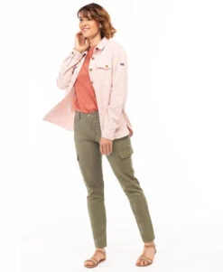 Pantalon Cargo Kaki Femme avec Taille Ajustable et Multi-poches -Terredemarins prod 3979 pantalon vert kaki cabro 666x812 fc7ea0111e0b