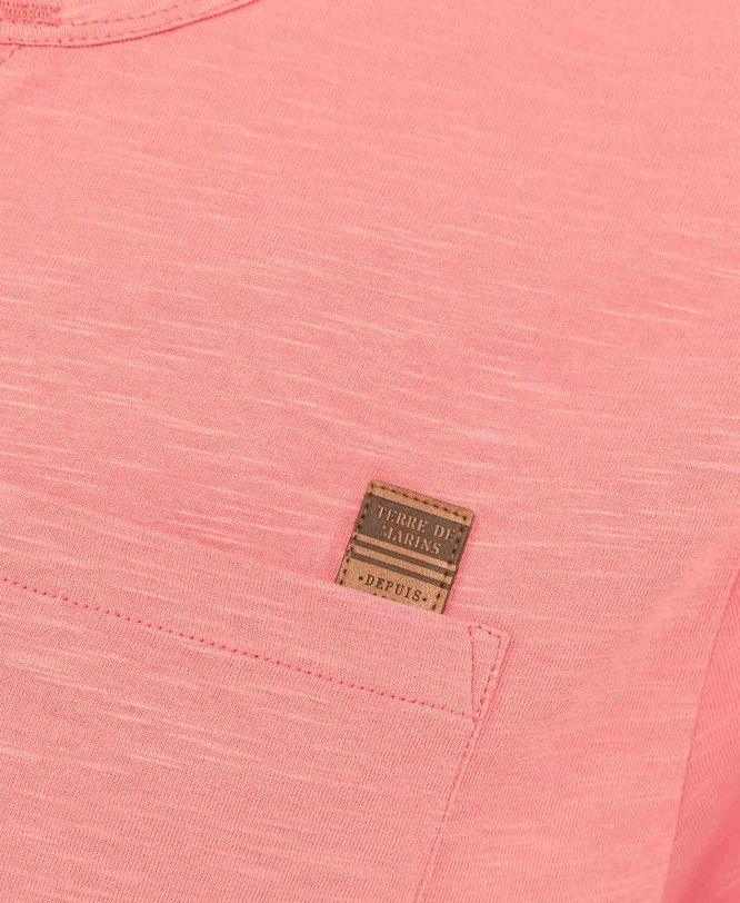 Gator T-shirt Homme à Col Tunisien et Poche Poitrine - Rose Indien 5 Gator T-shirt Homme à Col Tunisien et Poche Poitrine - Rose Indien – Image 3