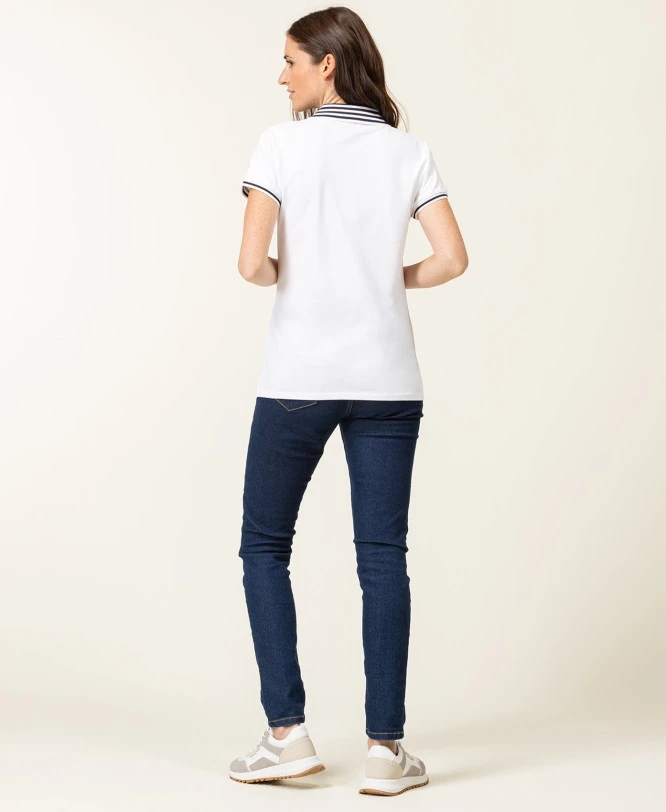 Polo Femme Blanc Manches Courtes - Coupe Ajustée et Style Sporty-Chic 7 Polo Femme Blanc Manches Courtes - Coupe Ajustée et Style Sporty-Chic – Image 5
