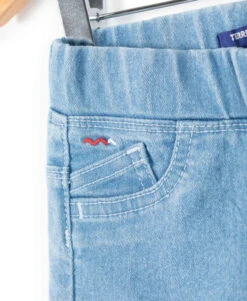 Terre de Marins Jean Clair pour Fille - Le Denim Confortable 9 Terre de Marins Jean Clair pour Fille - Le Denim Confortable -Terredemarins prod 7275 pantalon denim clair grecinaclair 666x812 fc7ea0111e0b