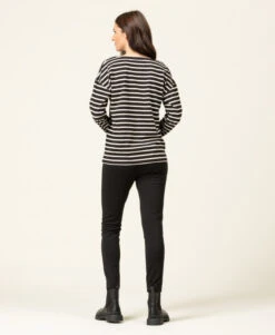 T-shirt Rayé Noir Femme Manches Longues avec Détails Lurex Doré 13 T-shirt Rayé Noir Femme Manches Longues avec Détails Lurex Doré -Terredemarins prod 7994 tee shirt ml fond noir raye naturel tsuki 666x812 fc7ea0111e0b