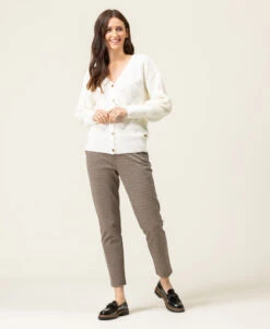 Cardigan Blanc Cassé Maille Fantaisie avec Boutons Dorés Raffinés 10 Cardigan Blanc Cassé Maille Fantaisie avec Boutons Dorés Raffinés -Terredemarins prod 8023 cardigan tricot naturel kouros 666x812 fc7ea0111e0b