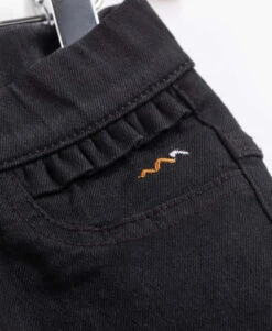 Jean Noir Fille avec Finitions Volants et Taille Élastiquée -Terredemarins prod 8315 pantalon noir picina 666x812 fc7ea0111e0b