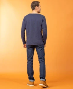 T-shirt Homme Manches Longues à Col Tunisien - Bleu Marine Chic 11 T-shirt Homme Manches Longues à Col Tunisien - Bleu Marine Chic -Terredemarins prod 8784 tee shirt ml indigo tatori 666x812 fc7ea0111e0b