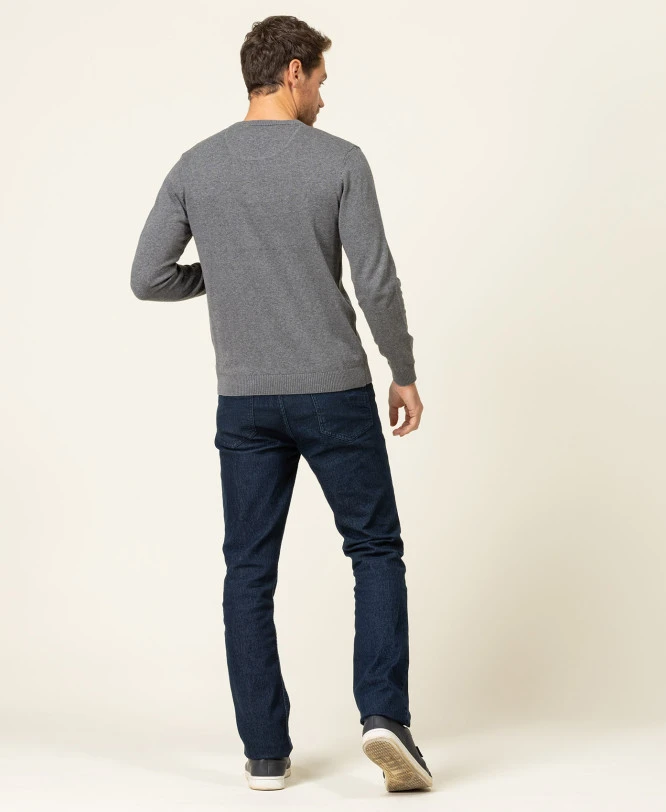 Pull Gris en Coton à Col V pour Homme - Coupe Classique et Élégante 7 Pull Gris en Coton à Col V pour Homme - Coupe Classique et Élégante – Image 5