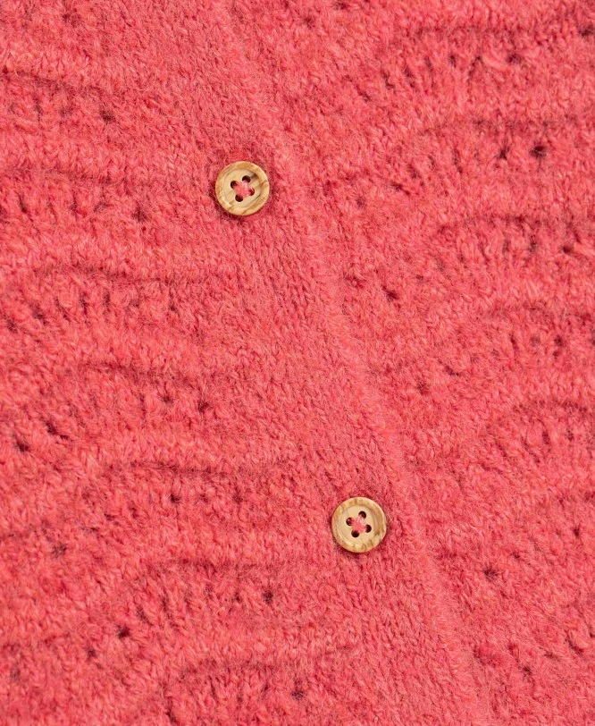 Gilet en Tricot Rose Foncé pour Fille avec Boutons Style Bois 5 Gilet en Tricot Rose Foncé pour Fille avec Boutons Style Bois – Image 3
