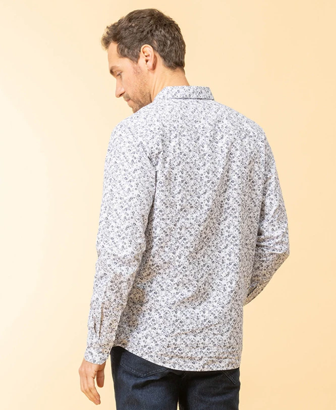 Chemise Blanche Homme à Imprimé Gris - Coupe Ajustée Élégante 4 Chemise Blanche Homme à Imprimé Gris - Coupe Ajustée Élégante – Image 2