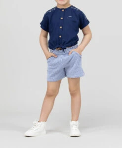 Quessie Short Fille en Maille Reliefée Rayé Bleu et Blanc -Terredemarins prod 9302 short raye blanc bleu quessie 666x812 fc7ea0111e0b