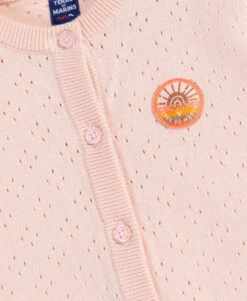 Gilet Rose Pâle pour Fille - Cardigan Tricoté Élégant avec Boutons Pailletés -Terredemarins prod 9934 cardigan tricot rose pale geralda 666x812 fc7ea0111e0b