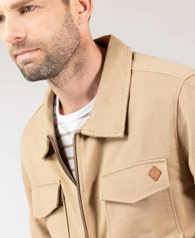 Veste Beige Valbert pour Homme avec Détails Logo Effet Cuir 5 Veste Beige Valbert pour Homme avec Détails Logo Effet Cuir – Image 3